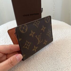 LOUIS VUITTON Porto 2 Carte Vertical Monogram Canvas holder